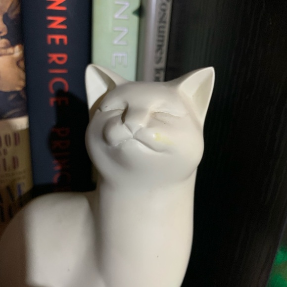 Cream Happy Cat Statue - Picture 4 of 10